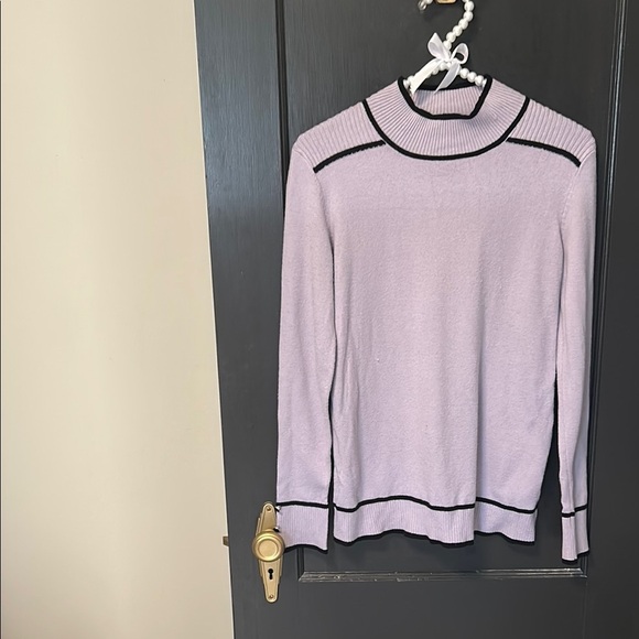 retrelogy Sweaters - Lavender Turtleneck Sweater with Black Accents